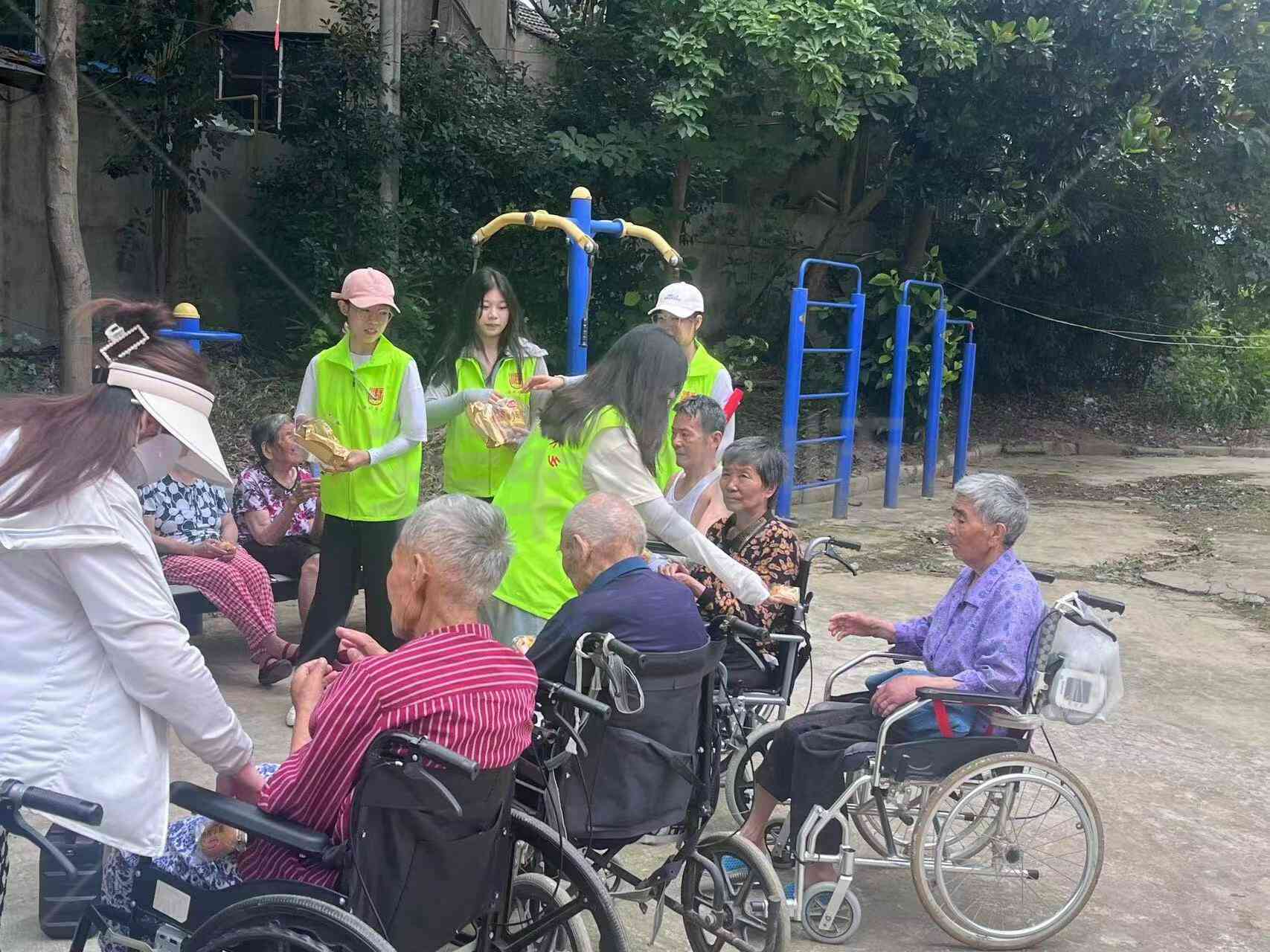 Ժѧڡ硱                         Ͼ֮гТ