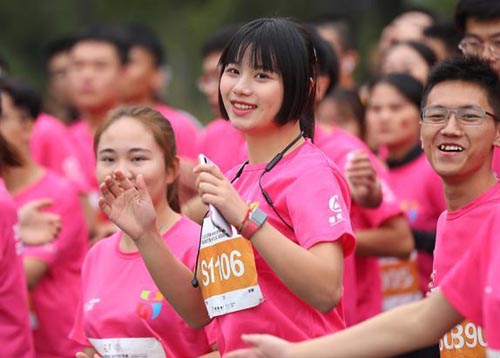 南京高校马拉松火热开赛跑出“不一样的青春”