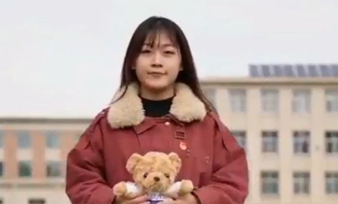 ʵ˫̼жй