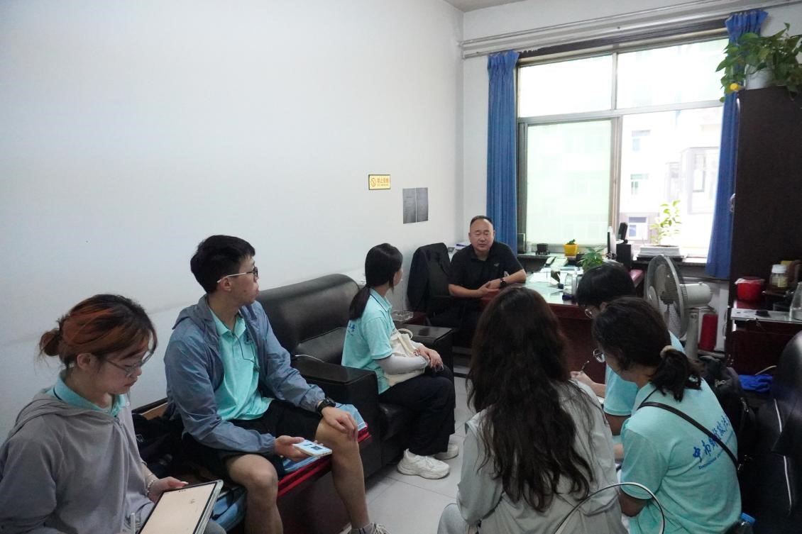 采访延安市果业局主任