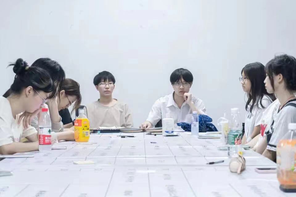 ѧ굳ʷ ɫ