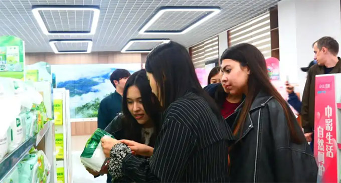 兰州交通大学外籍留学生来崇信县开展社会实践活动